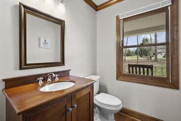 コテージ Porch Paradise By Avantstay New Pool, Firepit