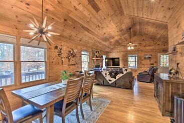 بيت ريفى Resort Cabin W/ Hot Tub ~ 4 Miles To Downtown!
