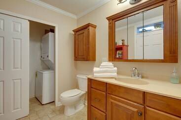 بيت ريفى Serene Lake Lure Cabin W/ Resort Amenities!