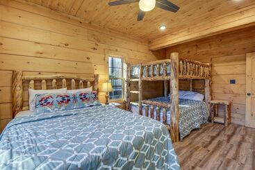 茅舍 Stunning Sevierville Cabin: Hot Tub & Deck W/ View
