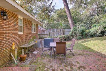 کلبه Augusta Retreat W/ Al Fresco Dining + Gas Grill!