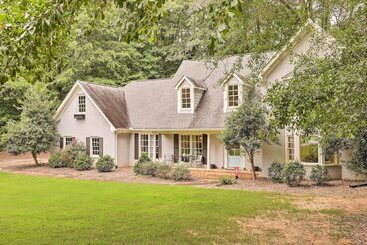 کلبه Family Friendly Athens Escape ~ 2 Mi To Uga!