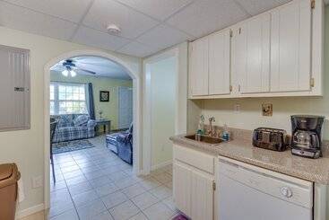 Сельский дом Kingston Home W/ Shared Pool   23 Mi To Lakepoint!