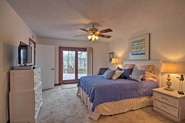 کلبه Lake Lanier Home W/ Dock, Boat Parking, & Grill!