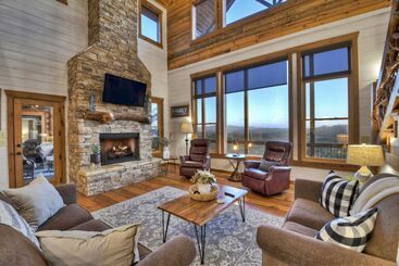 بيت ريفى Luxe Mineral Bluff Cabin W/ Private Hot Tub!