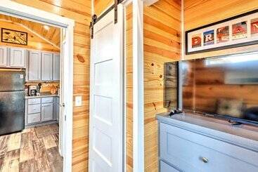 بيت ريفى Newly Built Morganton Tiny Home W/ Deck!