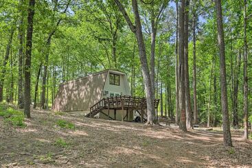 별장 Quaint Tignall Cabin W/ Deck & Private Dock!