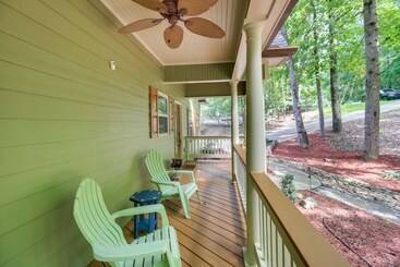 별장 Serene Shores  Lakefront House W/ Dock!