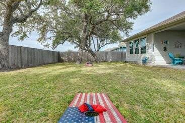کلبه Charming Fulton Retreat < 1 Mi To Ocean & Pier!