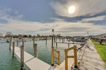 بيت ريفى Cozy Algonac Home W/ Grill: Walk To St Clair River