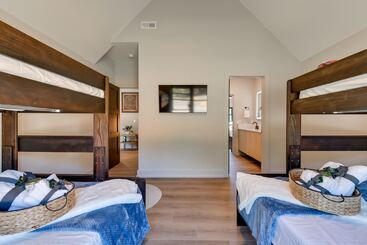 コテージ The Retreat At Lake Norman: Boat Dock & Pool!