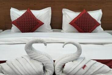 ホテル Avantika Residency & Restro