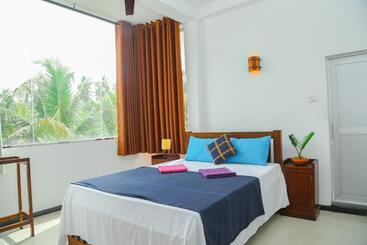 بنسيون The Heavens Ocean Villa Talpe