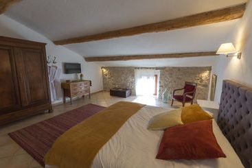 تختخواب و صبحانه Moulin Sainte Anne