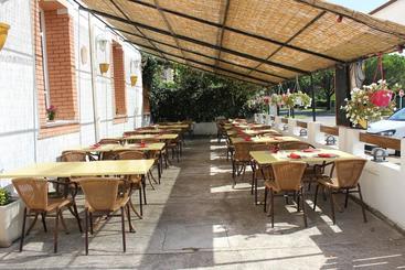 Отель Restaurant La Camargue