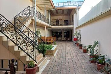 فندق صغير Yusuf Gold House