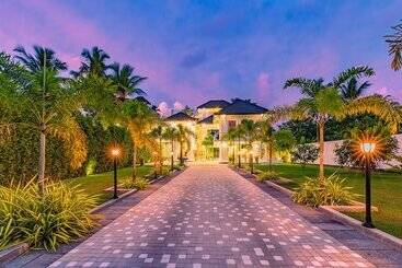 هتل The Palace By Ocean