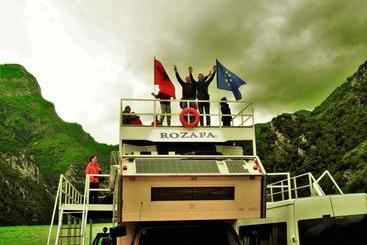 هاستل Rozafa Ferry & Accommodation