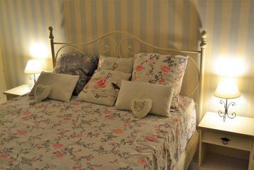 تختخواب و صبحانه Chambres D'hôtes Du Clos De La Dame