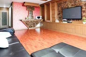 هتل Whitedream Pension