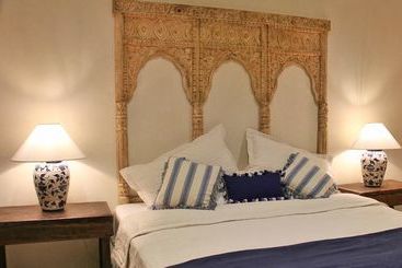 تختخواب و صبحانه Serendipity Boutique