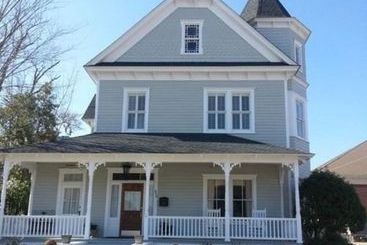 민박 Trowell Historic Inn