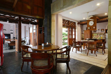 酒店 Tegal Panggung Inn