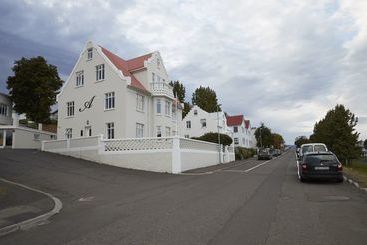 پانسیون Akurinn Guesthouse