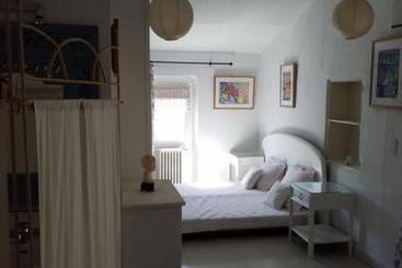تختخواب و صبحانه L Oustalounet Chambres D Hotes