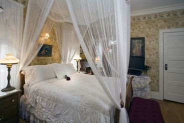 تختخواب و صبحانه Port City Victorian Inn