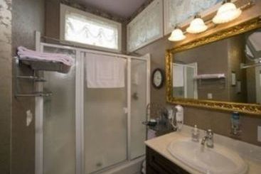 تختخواب و صبحانه Port City Victorian Inn