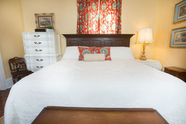 تختخواب و صبحانه The Guest House At Gulfport Landing