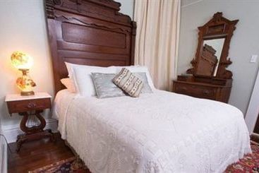تختخواب و صبحانه The Guest House At Gulfport Landing