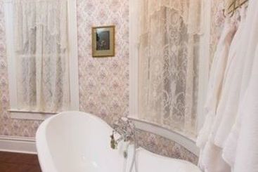 تختخواب و صبحانه The Guest House At Gulfport Landing