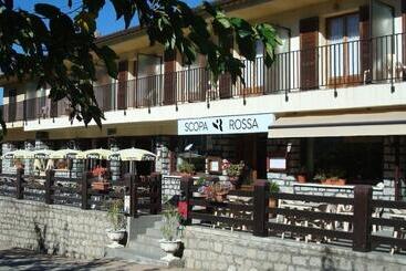 בית מלון כפרי Scopa Rossa
