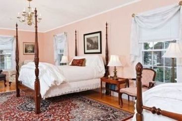 تختخواب و صبحانه Kennebec Inn