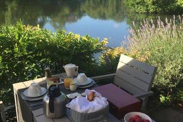 تختخواب و صبحانه Maison D'hôtes Moulin Saint Julien