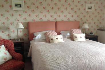 Bach Y Graig Farmhouse B&b