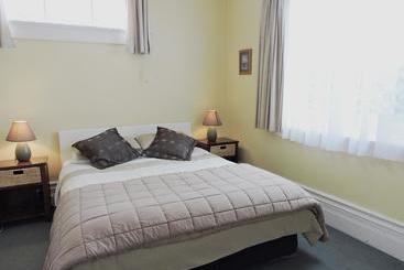 Manor Motel