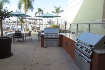 Miracle Mile Apartments With Full Amenities