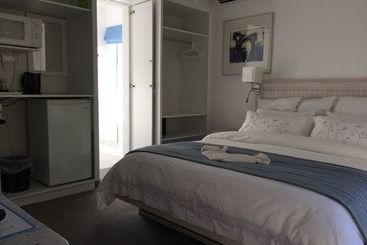تختخواب و صبحانه 78on5th In Hermanus