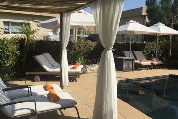 تختخواب و صبحانه 78on5th In Hermanus