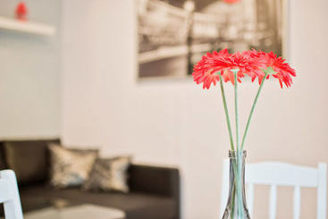Very Berry   Orzeszkowej 16   Mtp Apartment, Parking, Check In 24h