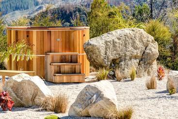 هتل Split Apple Lodge  Boutique Eco Lodge & Spa