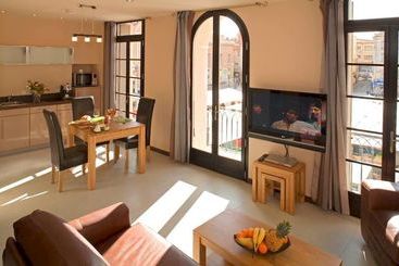 Suites Coronell d'En Vila