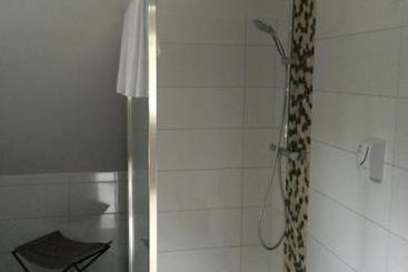 تختخواب و صبحانه Chambres D'hotes Chez Marie
