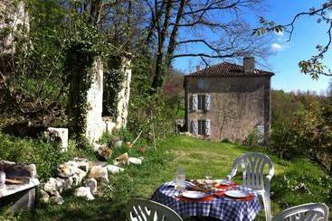 تختخواب و صبحانه Moulin De Bapaumes