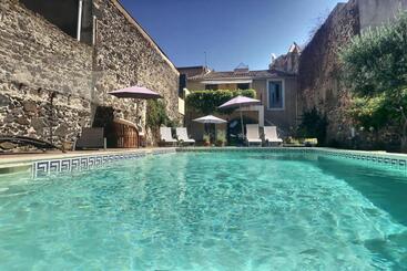تختخواب و صبحانه La Casa Occitane