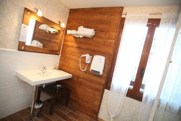 هتل Hôtel Restaurant La Ferme Du Père François