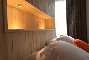هتل Les Chambres De L Ady